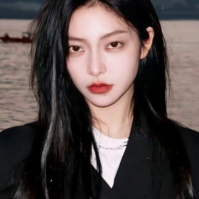 很浪漫但不明显的情侣头像 2022单人单张很好看的情侣微信头像