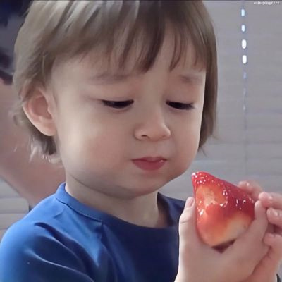 最火萌宝宝头像一左一右超萌 最流行的萌娃微信头像情侣闺蜜