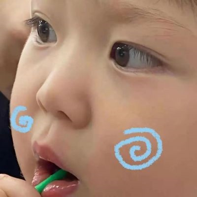 最火萌宝宝头像一左一右超萌 最流行的萌娃微信头像情侣闺蜜