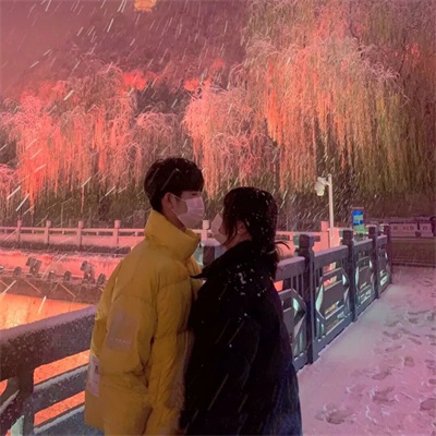 唯美情头真人浪漫图片大全 超甜的情侣头像一左一右配对图片