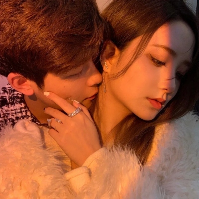 唯美情头真人浪漫图片大全 超甜的情侣头像一左一右配对图片