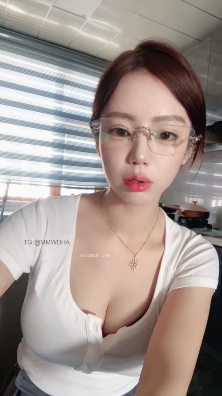 【老湿机】美美子 国产知性眼镜高颜值主播！差点以为韩国人，脸蛋起飞专用，大活稍少但值得！-第2张插图