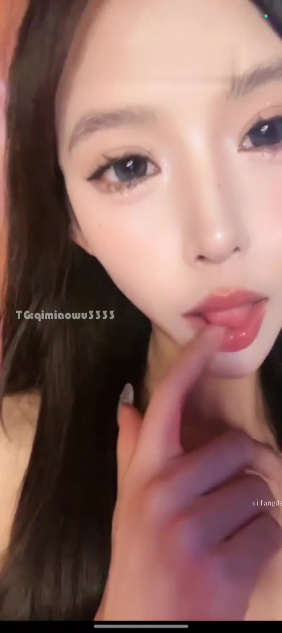 【老湿机】1V1 高颜值嫩妹极品骚配合果聊合集-第3张插图
